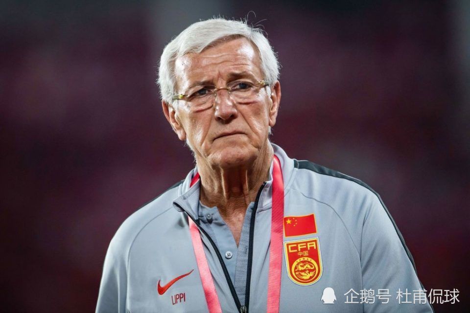 叶辰淡然一笑，指着站台上两辆顶级豪车，反问：你说这里都是我买不起的豪车，那我问你，这两辆全世界最顶级的豪华跑车，你买得起吗？高俊伟冷笑道：在这个展厅里，除了这两辆车我买不起之外，其他的每一辆车我都买得起，你呢？像你这样的吊丝，我看你随便哪一辆都买不起。